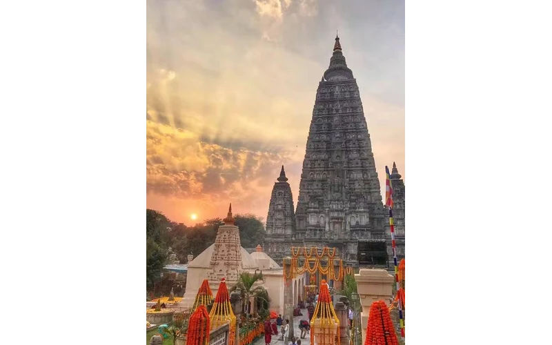 Varanasi Ayodhya Prayagraj Gaya Bodh Gaya & Deoghar Yatra