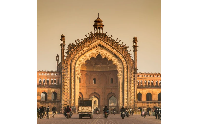 Lucknow Nawabi Heritage & Food Tour – image 1
